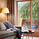 Adler Tyrol Mountain Superior מלון