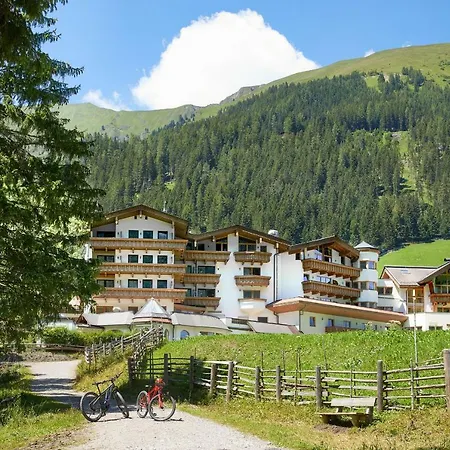 Adler Tyrol Mountain Superior Hotel Tux