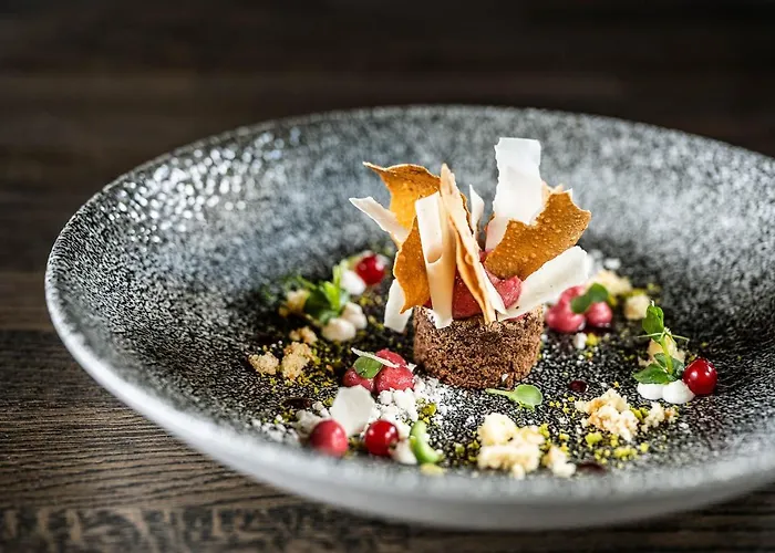 Adler Tyrol Mountain Superior Tux