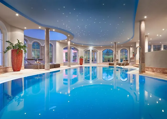 Adler Tyrol Mountain Superior Tux