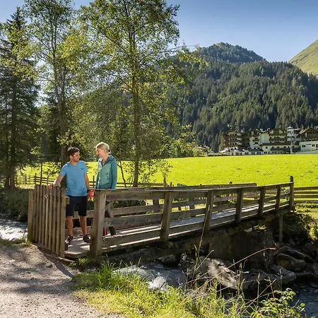 Adler Tyrol Mountain Superior فندق 4*